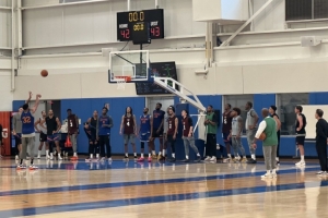 上賽季77場全部首發(fā)！隊內(nèi)訓練哈特穿替補訓練衫 新賽季打替補？