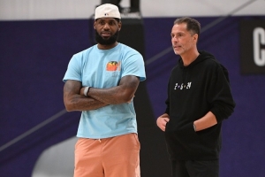 大將軍：若我是老板會(huì)續(xù)約老詹&投資他的學(xué)校 就像快船&小卡那樣