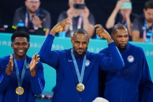 算上也是？費爾頓：不算詹庫杜的話 愛德華茲是聯(lián)盟前5球員