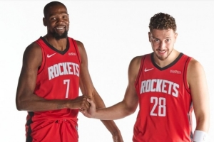 期待新賽季合作！申京曬與杜蘭特合照：生日快樂兄弟