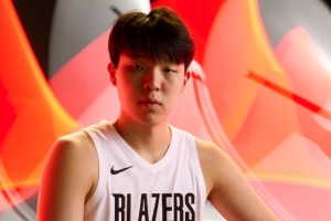 5V5時(shí)對誰印象最深？羅威：楊瀚森 他可能沒完全聽懂 但就學(xué)會(huì)了