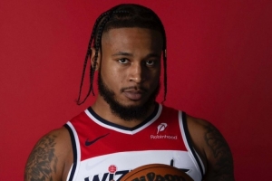 惠特摩爾：在火箭時我感覺每場比賽都該上場 但我防守確實不達標(biāo)