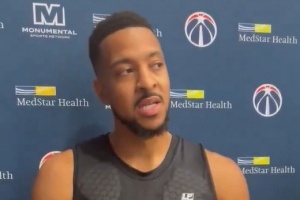 CJ贊奇才：這是我效力過的最有條理的球隊 伙食&營養(yǎng)師都很棒