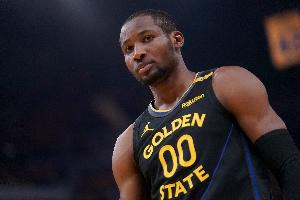 還有點(diǎn)懵！庫明加半場4次出手全是三分 4中1得3分4板&有2次失誤