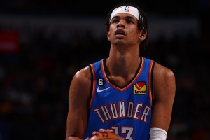 手感冰涼！烏斯曼-吉昂6投0中一分未得 拿到4板2助 出現(xiàn)3失誤