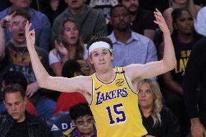 早早爆發(fā)？上季詹姆斯缺陣時(shí) 里夫斯場(chǎng)均27.9+8.3+6.6 還差點(diǎn)180