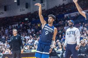 穩(wěn)穩(wěn)輪換？朱贊替補(bǔ)13分鐘拿到8分 上一場(chǎng)14分鐘轟下20分！