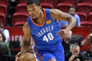 季前賽場均11分2.7板！Scotto：雷霆與落選秀揚(yáng)布拉德簽雙向合同