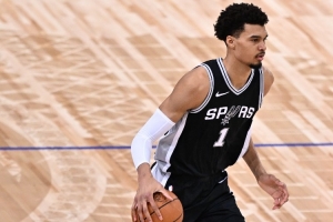 文班：很驚訝還有人討論我的身高 我比其他人高 你們知道這個就行