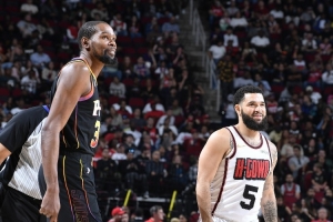 麥坎茨：老范本是那個(gè)能和KD復(fù)刻杜庫(kù)擋拆的后衛(wèi) 現(xiàn)在這戰(zhàn)術(shù)沒(méi)了