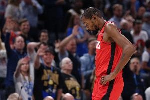 火記：雷霆球員面對杜蘭特13中1 除了最后的犯規(guī)&他的防守很出色