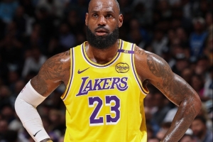 鐵林：詹姆斯生涯即將結(jié)束 錯(cuò)過賽季開局肯定會(huì)對(duì)他心理造成影響