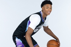 隊(duì)記：揭幕戰(zhàn)主場(chǎng)迎戰(zhàn)快船 5號(hào)秀貝利升級(jí)為可以出戰(zhàn)比賽