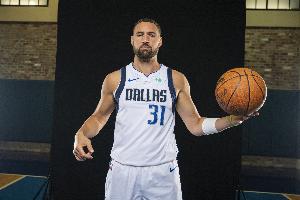 基德：克萊能量令人難以置信 敢于發(fā)聲他的領導力對球隊至關重要