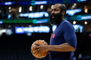 腿軟兮兮！哈登賽季場均4.6板 今天的比賽一個籃板都沒搶到