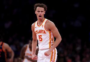 雖遲但到！丹尼爾斯連續(xù)62場送出搶斷 超越老里獨(dú)享老鷹隊(duì)史第一