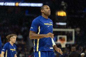 上場(chǎng)比賽因左腳酸痛缺陣！Slater：霍福德今天迎來(lái)復(fù)出