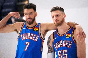 雙塔鎮(zhèn)守！霍姆格倫21分7板2助1斷 哈滕18分13板2助1帽