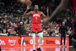 杜蘭特主談進(jìn)攻：不能只靠我和申京 隊(duì)友們?cè)蕉鄥⑴c進(jìn)來越好