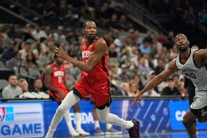 火箭VS雄鹿首發(fā)！杜蘭特&申京領(lǐng)銜 對(duì)陣字母哥&特納等人