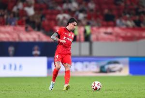 冠軍圣體??36歲老將張琳芃奪第11座中超冠軍！生涯20冠！