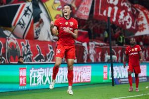 脫胎換骨！劉若釩加盟海港首賽季5球6助+奪冠，此前長達2年進球荒