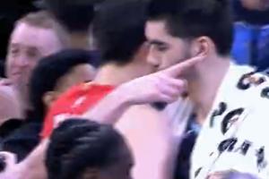 今天在場上糾纏一整晚！楊瀚森賽后和埃迪擁抱致意 兩人合計11犯