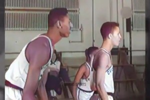 這是哪些吧友的青春？??來看看張伯倫高中時的高清彩色修復(fù)視頻