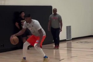 MVP亞歷山大回歸訓(xùn)練，有一說一這運(yùn)球手感是真的牛逼????