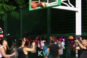 訓(xùn)練師再野球場都是無敵的存在，隨便一招都?jí)驅(qū)W好久了