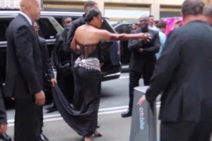 為了得到克萊湯普森，第8任女友說唱歌手梅根付出了多大的代價(jià)