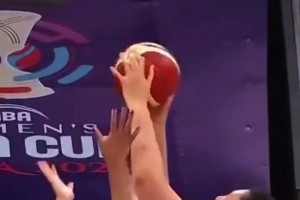 亞洲杯中國(guó)輸了日本三分確實(shí)準(zhǔn) 但這戳子宇眼睛實(shí)打?qū)嵅淮担??