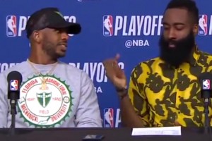 過(guò)去式了 快船重聚！此前火箭時(shí)期 哈登在發(fā)布會(huì)上對(duì)保羅豎中指