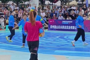 詹姆斯看了肯定特想加入 ...