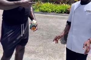 奧尼爾這身材保持的真好?。? >
                                        </div>
                                    </div>
                                                                        <div   id=