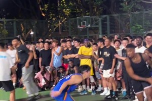 野球場(chǎng)突然上來(lái)這種能暴扣的黑人對(duì)手 該如何應(yīng)對(duì)？