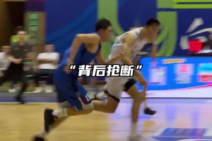 兩記超炸裂灌籃????咋有種年輕的易建聯(lián)回來的感覺？