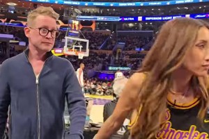 大美女哦！此前演員布蘭達-宋觀戰(zhàn)湖人的季后賽