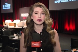 金發(fā)碧眼??開拓者美女隊記格林！這報道我是一個字都沒聽進去啊