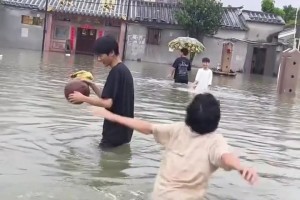 不懂就問：這就是湖人和泳士的比賽嗎??????