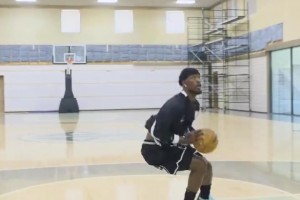 休賽期找不到巴特勒？不是在棋牌室就在訓(xùn)練場??????