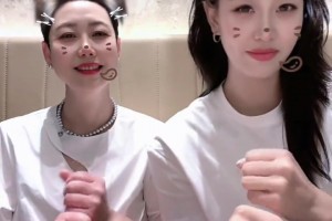 剛助中國隊衛(wèi)冕大運女籃金牌！唐子婷和媽媽互動可可愛愛