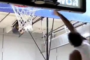 庫里有被驚訝到！18年青澀的華子參加庫里訓(xùn)練營，大放異彩！