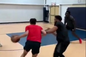 據(jù)說打開這個視頻的人至少都會看兩遍??????