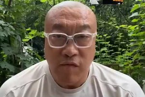 馬?。和贋楹翁龊贤?？若為爭冠，掘金不就是現成？要去勇士？