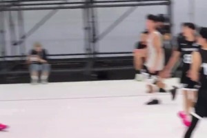 地球人還沒(méi)能進(jìn)化出能適配大帝打法的膝蓋嗎??