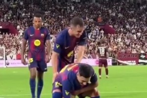 場邊視角看15歲道曼一條龍造點！網(wǎng)友怒贊：阿森納的亞馬爾來了！