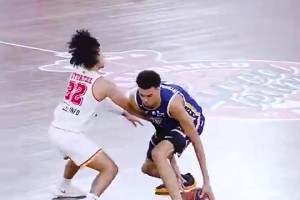 法國(guó)蜘蛛人！文班當(dāng)時(shí)震驚全世界的最恐怖的一球！