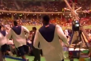 21年啦！04年詹姆斯入選美國(guó)男籃的時(shí)候，真是一副青澀面孔