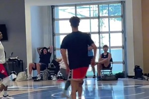 NBA球員打普通人真的就是降維打擊??！